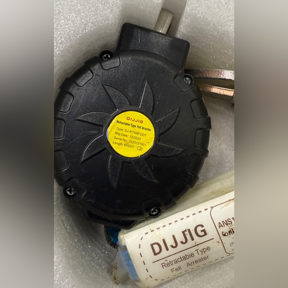 DIJJIG 6ft.Fall Protection Automatic Return Rope - Picture 2 of 8
